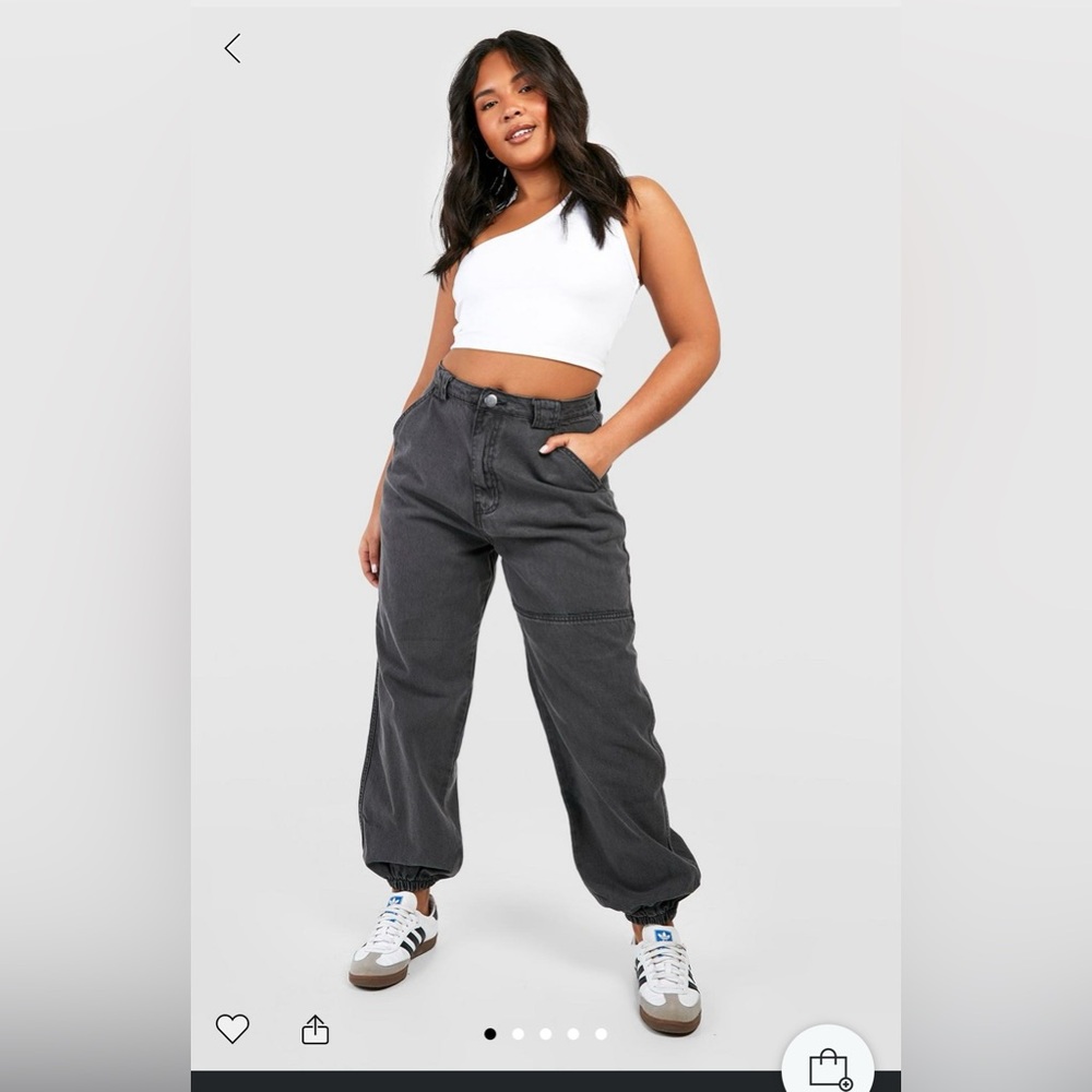 boohoo Mid Rise Utility Cargo Joggers in size 12 & grey